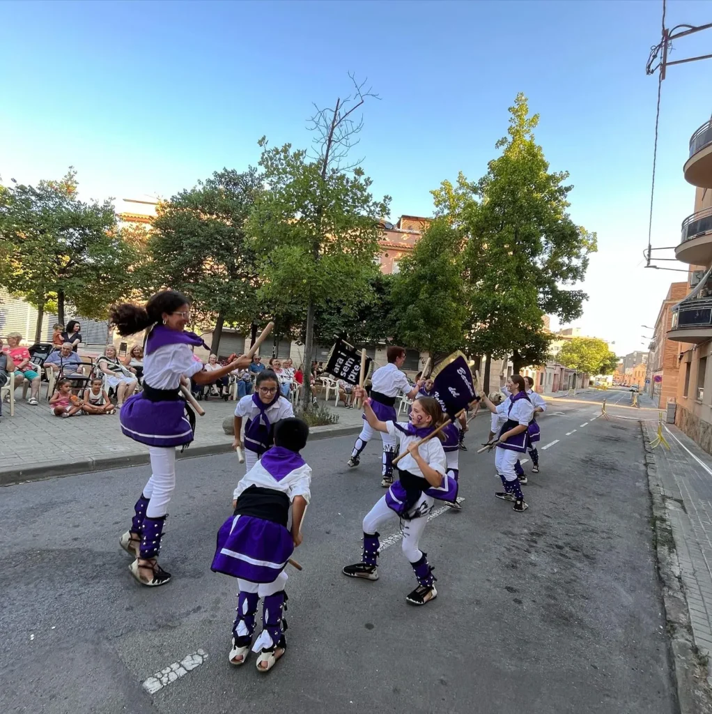 Avui hem tornat a actuar en la Festa Major del Casc Antic de Barberà… (foto 8)