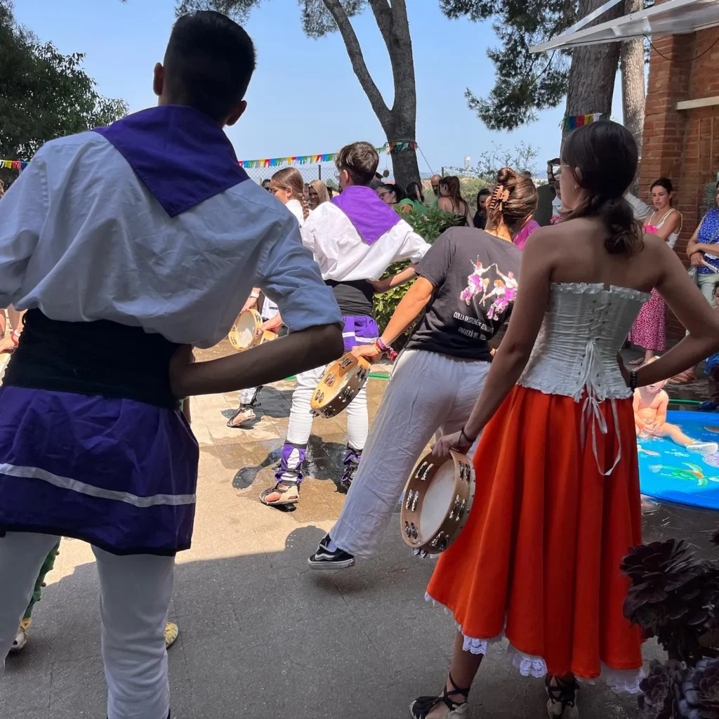 De nou, ARA I SEMPRE ha estat convidat a la festa de fi de curs de la… (foto 2)