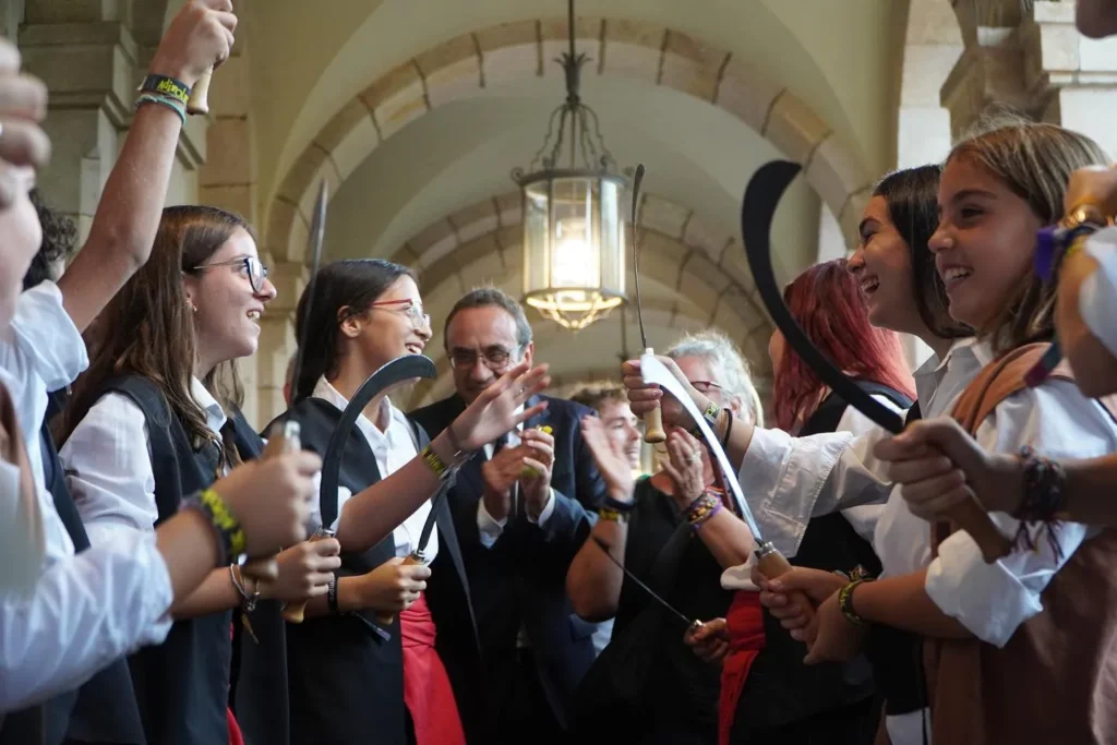 Avui al matí, el Ball d’Espases de Barberà del Vallès i el Ball de la… (foto 2)