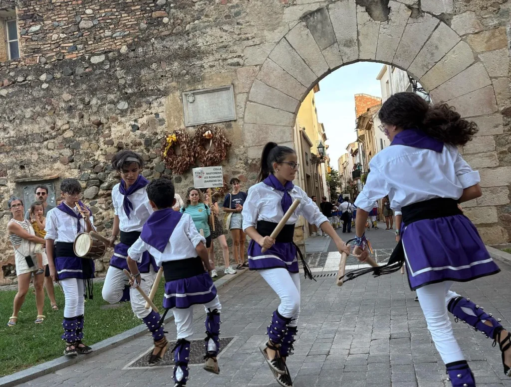 Avui ARA I SEMPRE ha estat a la 10a Festa Bastonera de Cambrils, a… (foto 12)