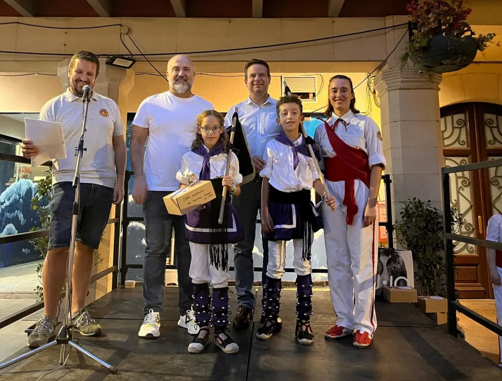 Avui ARA I SEMPRE ha estat a la 10a Festa Bastonera de Cambrils, a… (foto 18)