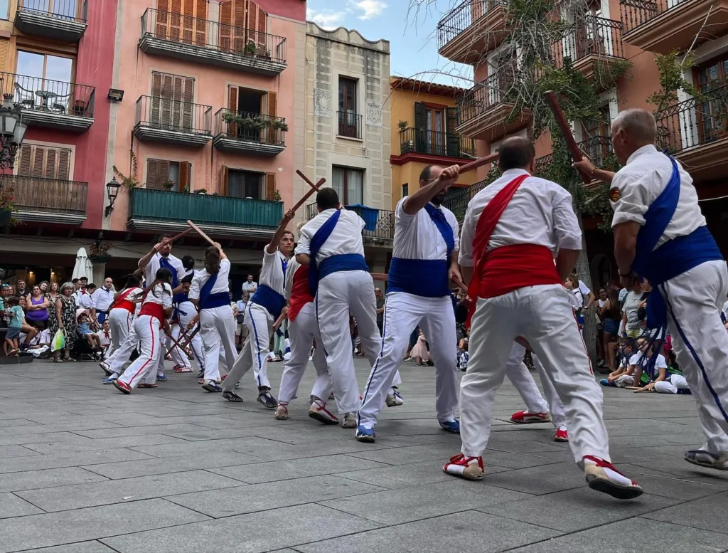 Avui ARA I SEMPRE ha estat a la 10a Festa Bastonera de Cambrils, a… (foto 9)