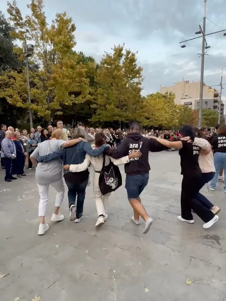 Si fa un mes hi érem presents en la sortida del port de Barcelona de la… (foto 3)