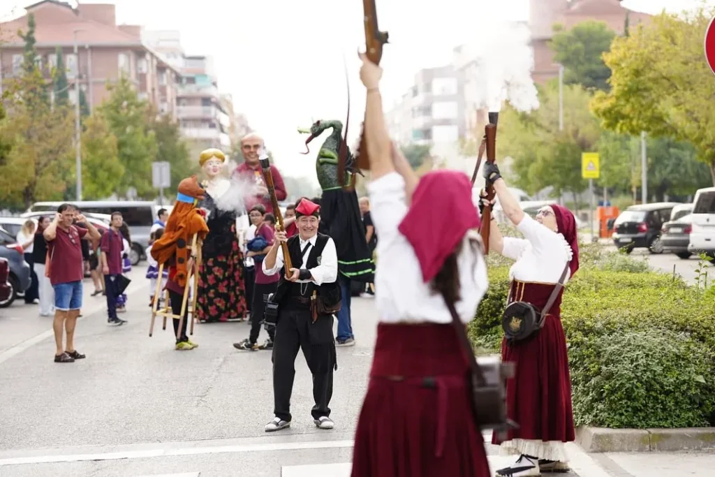 [50 TN] A les set del matí, abans de la sortida del Sol, el grup… (foto 10)