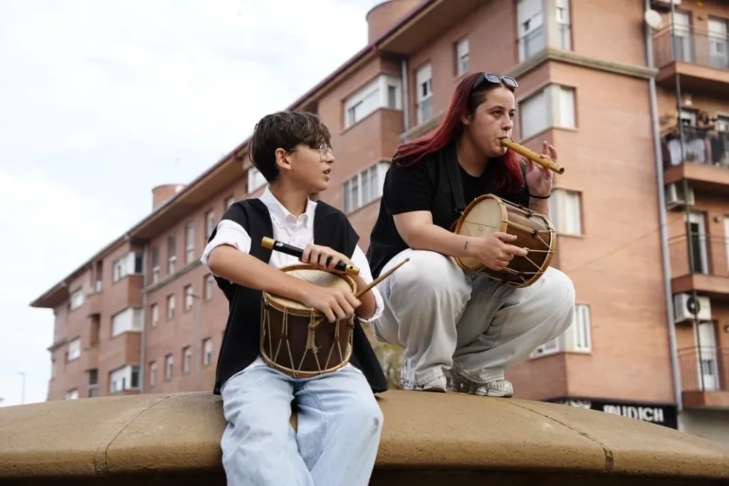 [50 TN] A les set del matí, abans de la sortida del Sol, el grup… (foto 8)