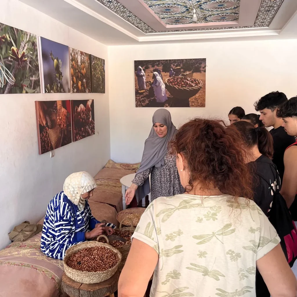 Quart dia de la Colla Bastonera Les Romanes - ARA I SEMPRE en el Marrakech Folklore Days! (foto 7)