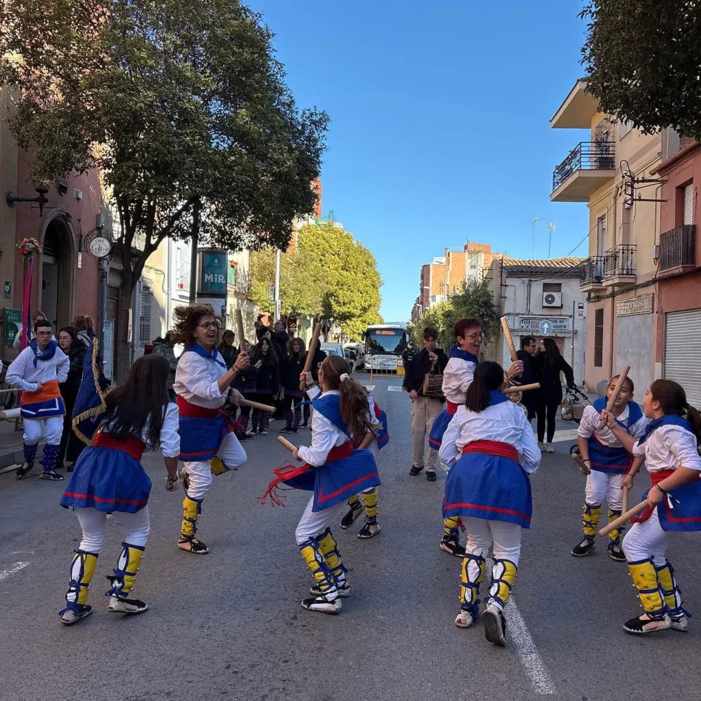 Avui ha estat un matí ben carregat d’il·lusió i màgia a Montcada i… (foto 5)