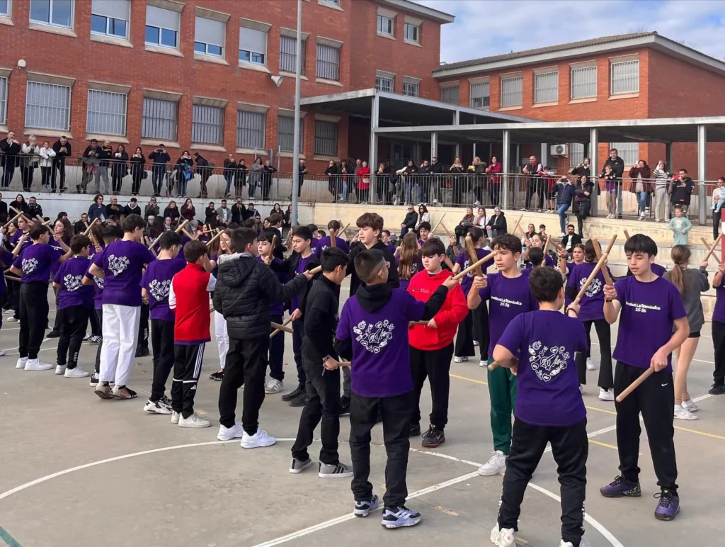 Avui, 13 de desembre, més de 60 alumnes han omplert l’Institut La… (foto 16)