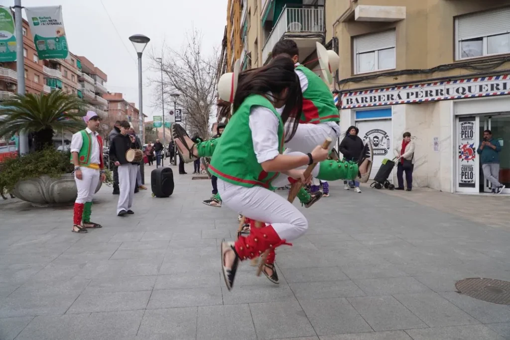 La màgia torna a caminar pels carrers de Barberà (foto 7)