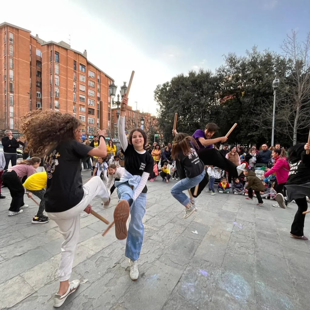 Avui la Plaça de la Vila de Barberà del Vallès s’ha omplert de… (foto 3)