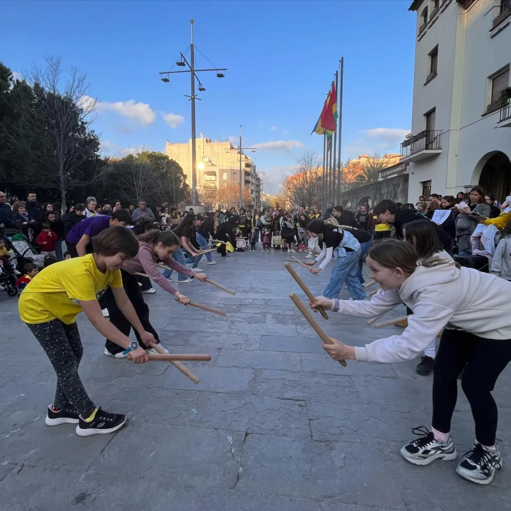 Avui la Plaça de la Vila de Barberà del Vallès s’ha omplert de… (foto 4)