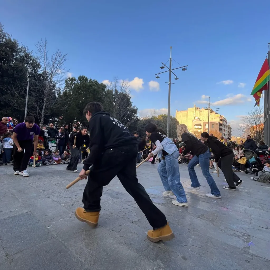 Avui la Plaça de la Vila de Barberà del Vallès s’ha omplert de… (foto 7)