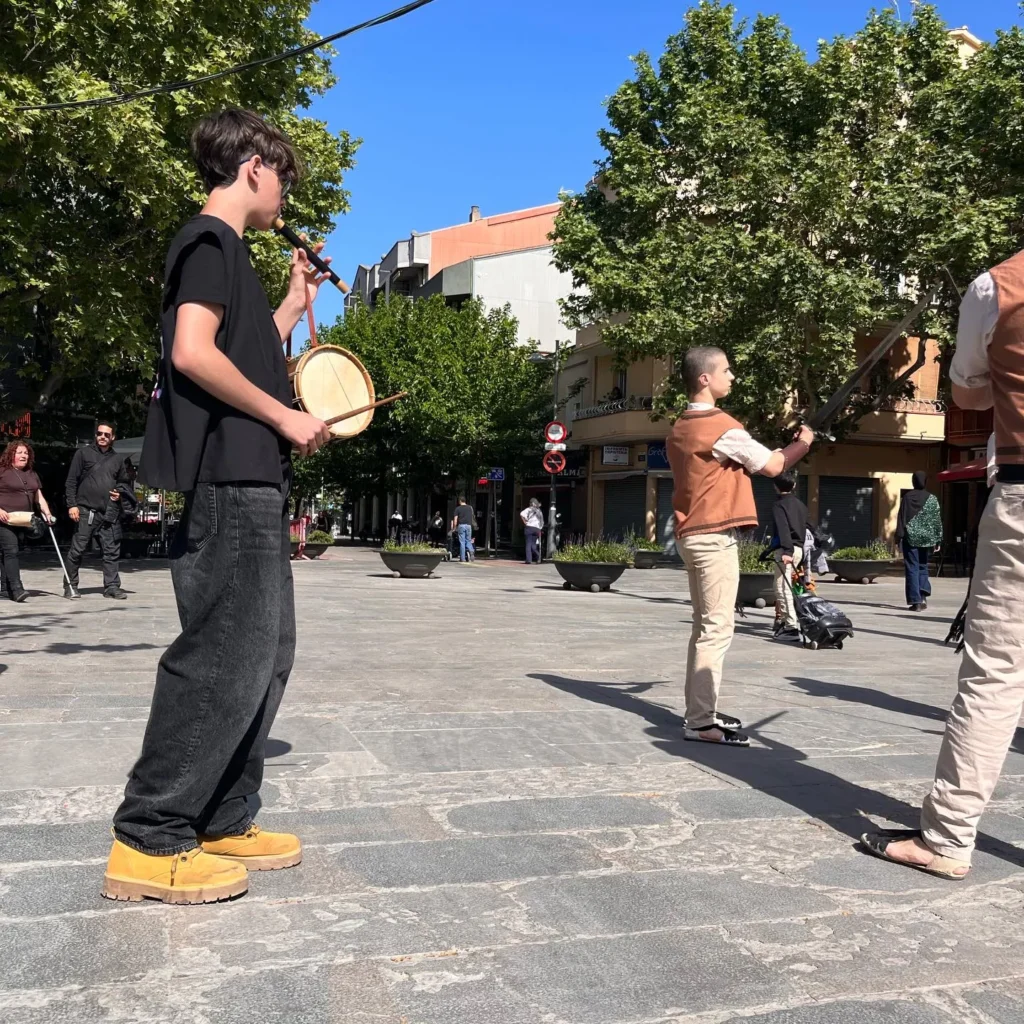 Com cada 23 d’abril, a ARA I SEMPRE ens preparem per al temps de… (foto 11)