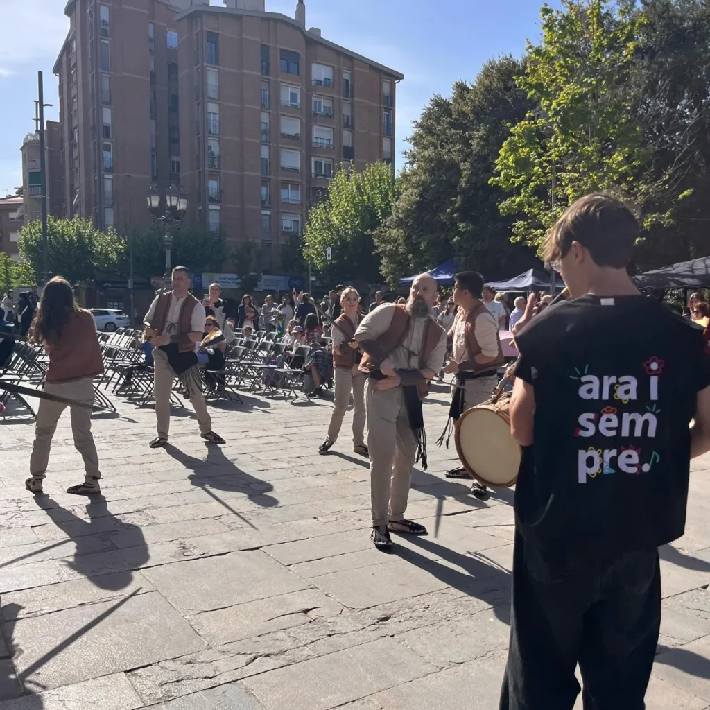 Com cada 23 d’abril, a ARA I SEMPRE ens preparem per al temps de… (foto 3)