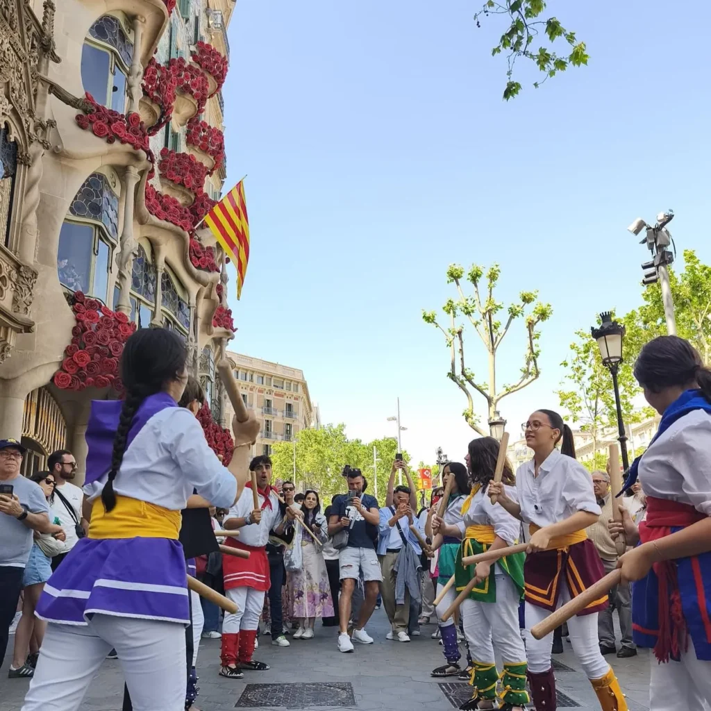 Un cop hem acabat l’actuació a Plaça Catalunya pel programa de , hem… (foto 5)