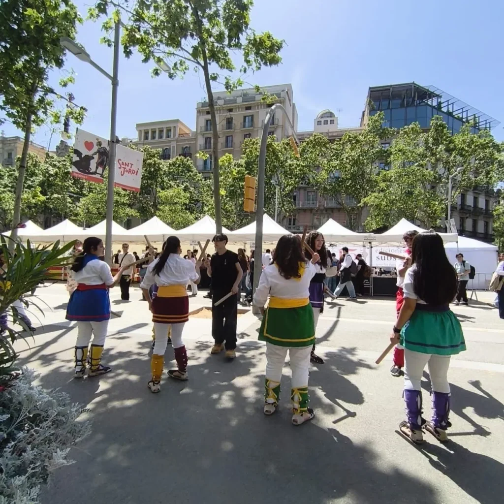 Un cop hem acabat l’actuació a Plaça Catalunya pel programa de , hem… (foto 7)
