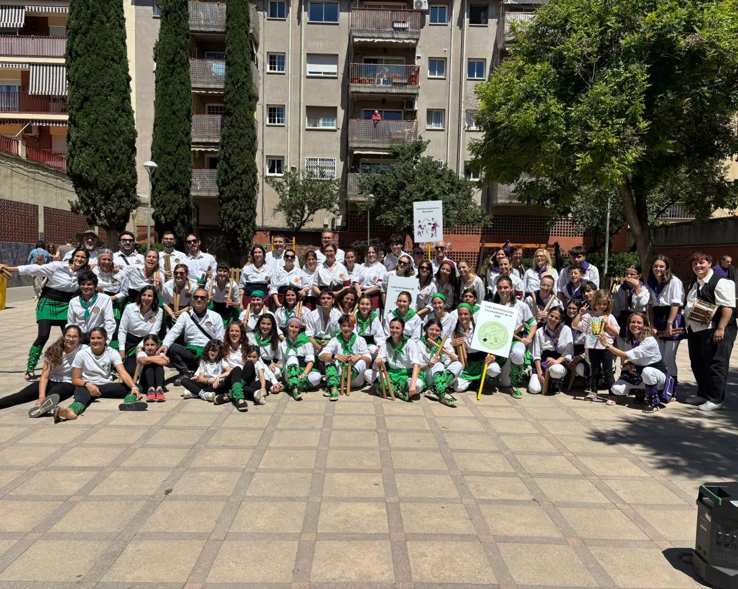 Avui hem tornat a ballar a Cerdanyola del Vallès, compartint places i…