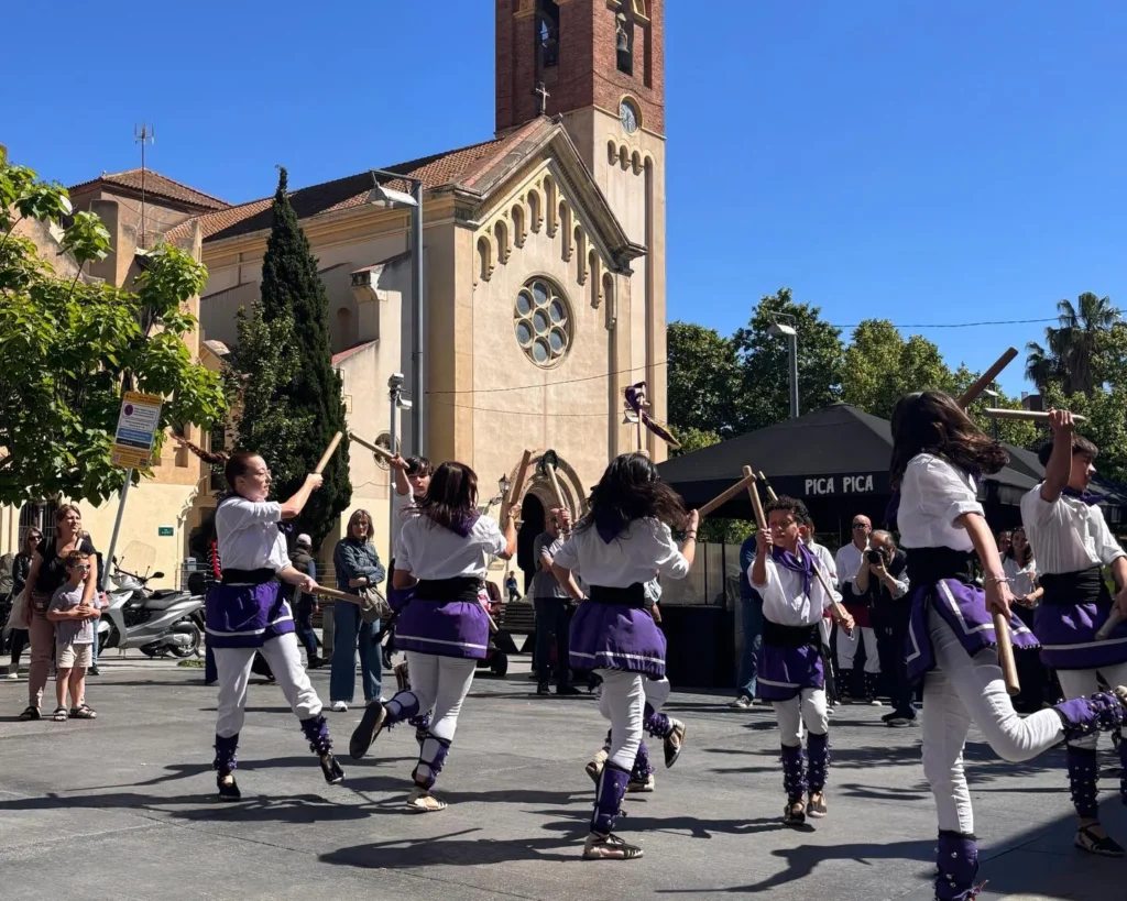 Avui hem tornat a ballar a Cerdanyola del Vallès, compartint places i… (foto 11)
