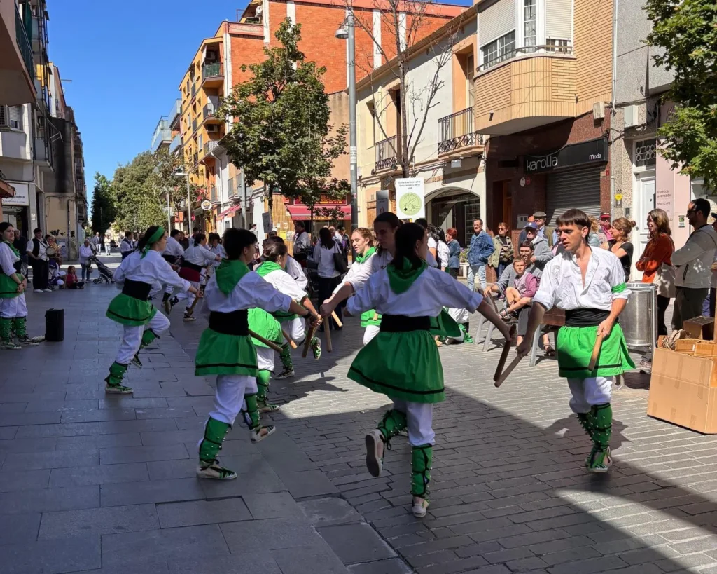 Avui hem tornat a ballar a Cerdanyola del Vallès, compartint places i… (foto 13)