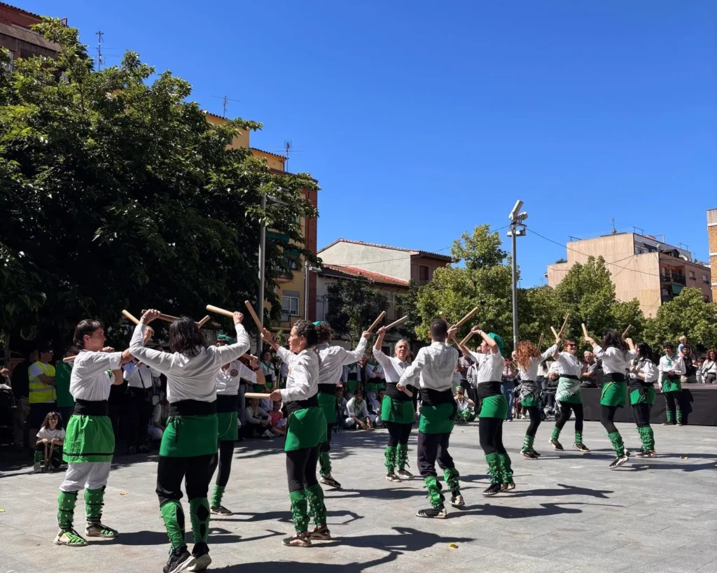 Avui hem tornat a ballar a Cerdanyola del Vallès, compartint places i… (foto 14)
