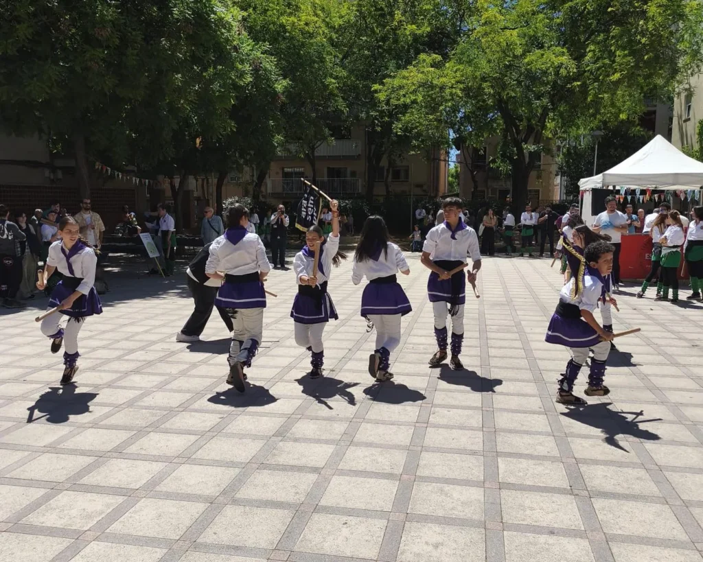 Avui hem tornat a ballar a Cerdanyola del Vallès, compartint places i… (foto 17)