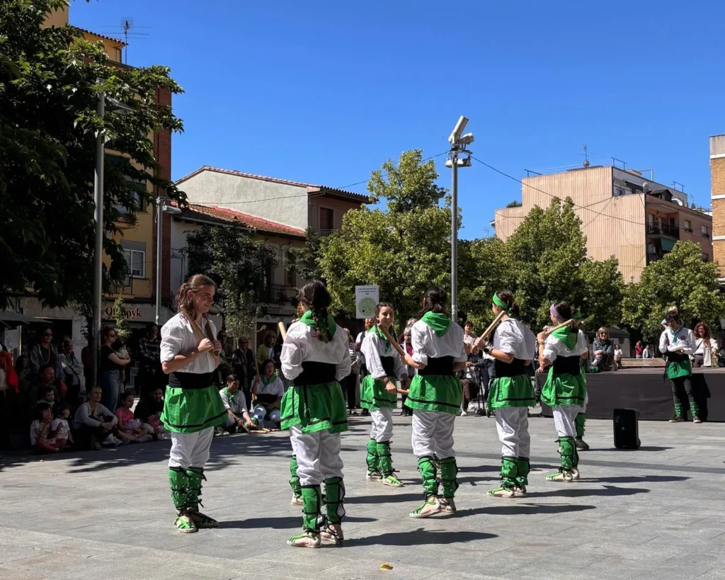 Avui hem tornat a ballar a Cerdanyola del Vallès, compartint places i… (foto 18)
