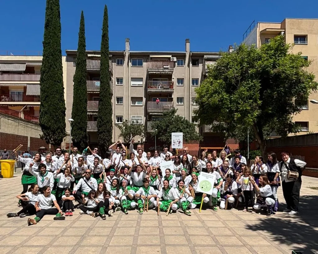 Avui hem tornat a ballar a Cerdanyola del Vallès, compartint places i… (foto 20)