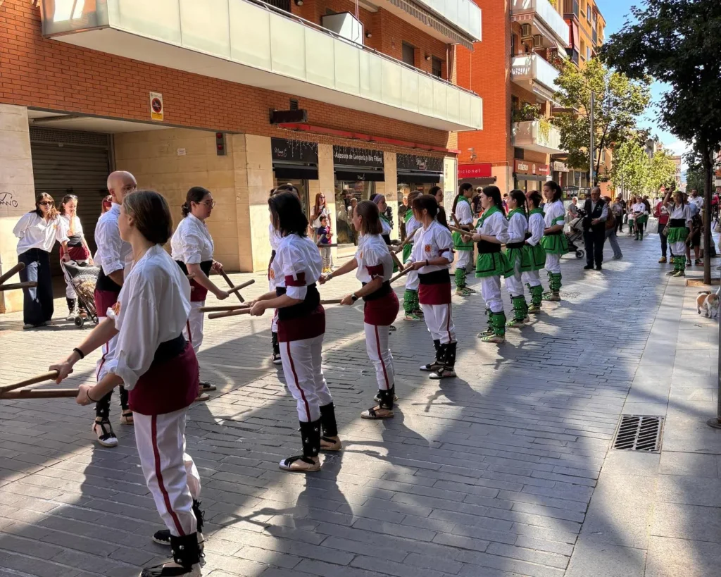 Avui hem tornat a ballar a Cerdanyola del Vallès, compartint places i… (foto 4)