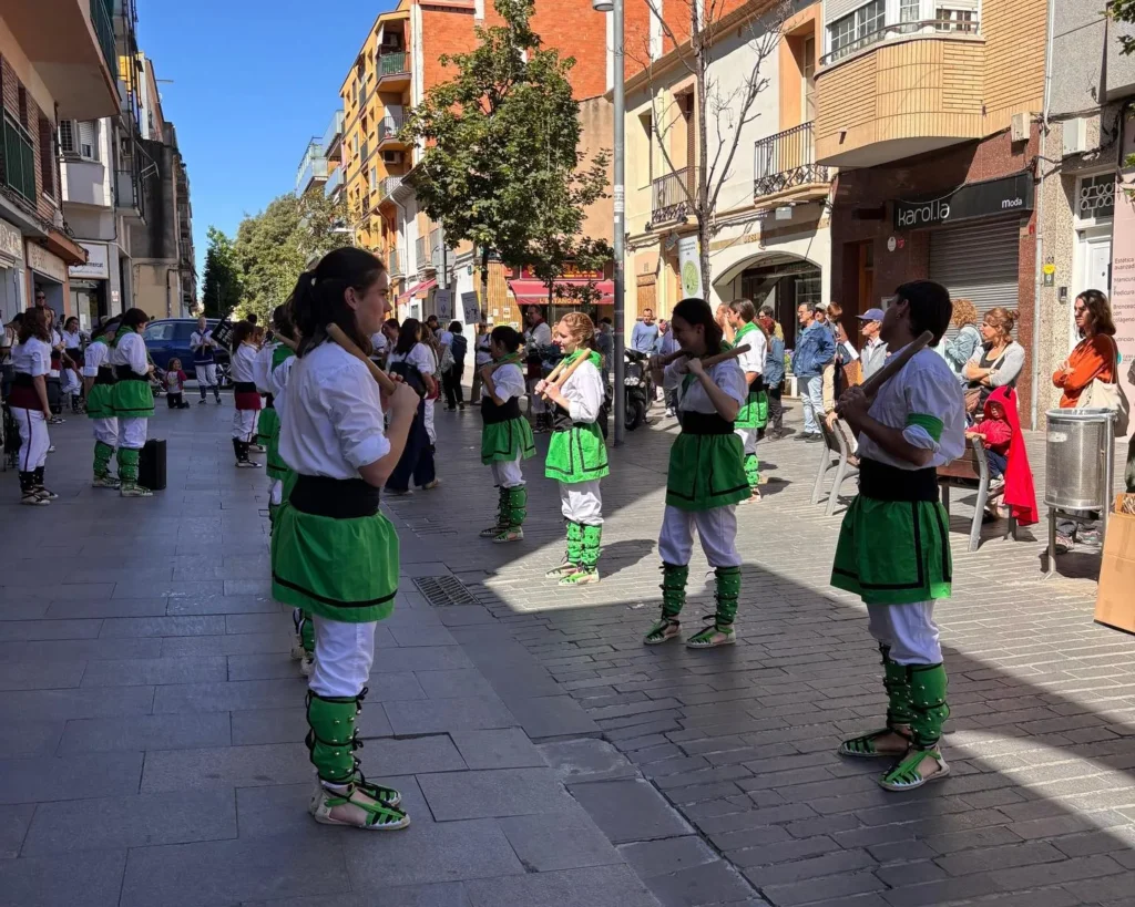 Avui hem tornat a ballar a Cerdanyola del Vallès, compartint places i… (foto 9)
