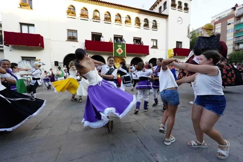 La màgia de la Cercavila de Danses i del Seguici de Festa Major (foto 10)