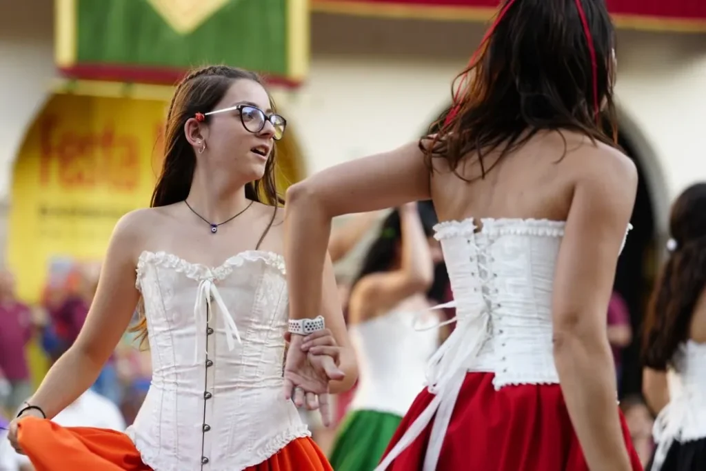 La màgia de la Cercavila de Danses i del Seguici de Festa Major (foto 17)