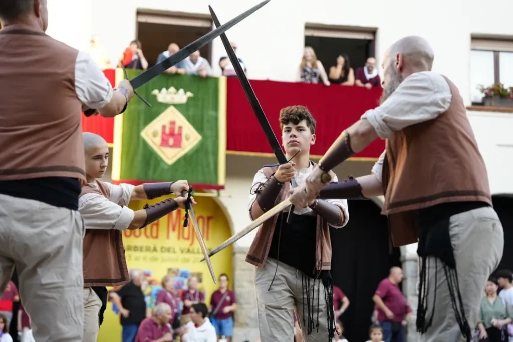 La màgia de la Cercavila de Danses i del Seguici de Festa Major (foto 4)