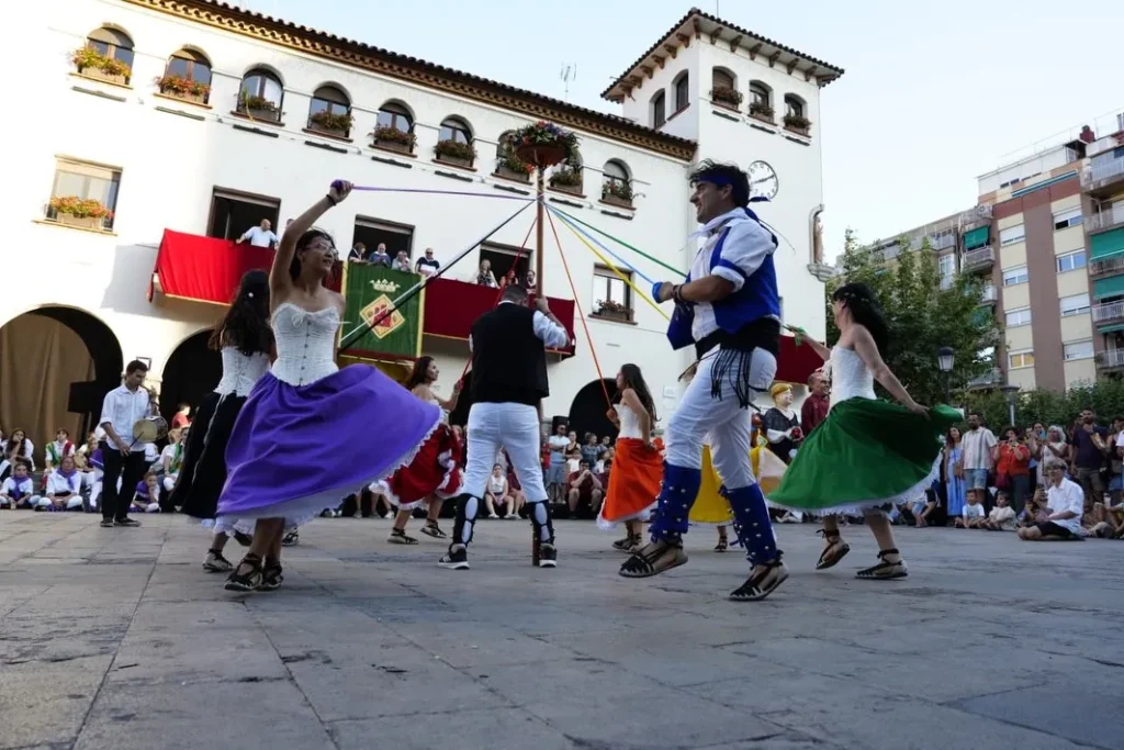 La màgia de la Cercavila de Danses i del Seguici de Festa Major (foto 7)