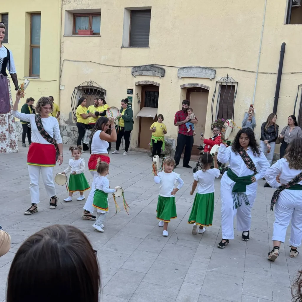 ARA I SEMPRE és un projecte que, entre altres objectius, treballa per… (foto 10)