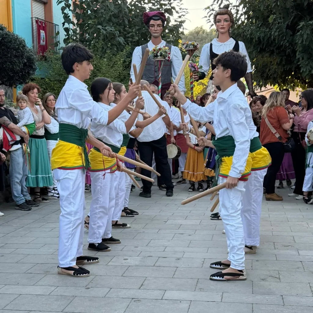 ARA I SEMPRE és un projecte que, entre altres objectius, treballa per… (foto 13)