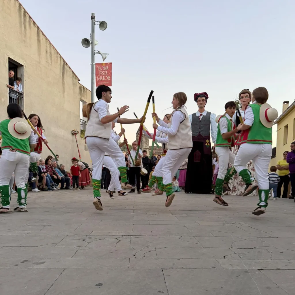 ARA I SEMPRE és un projecte que, entre altres objectius, treballa per… (foto 15)