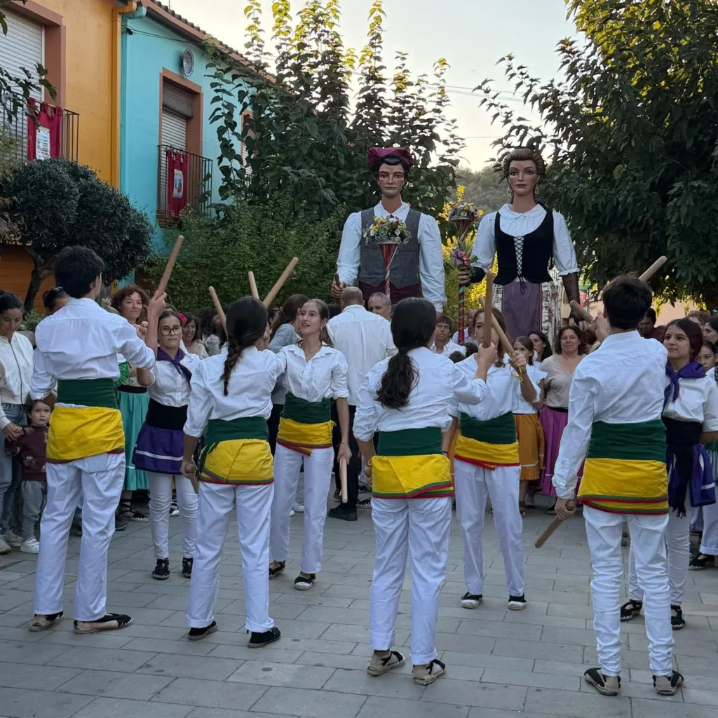 ARA I SEMPRE és un projecte que, entre altres objectius, treballa per… (foto 8)