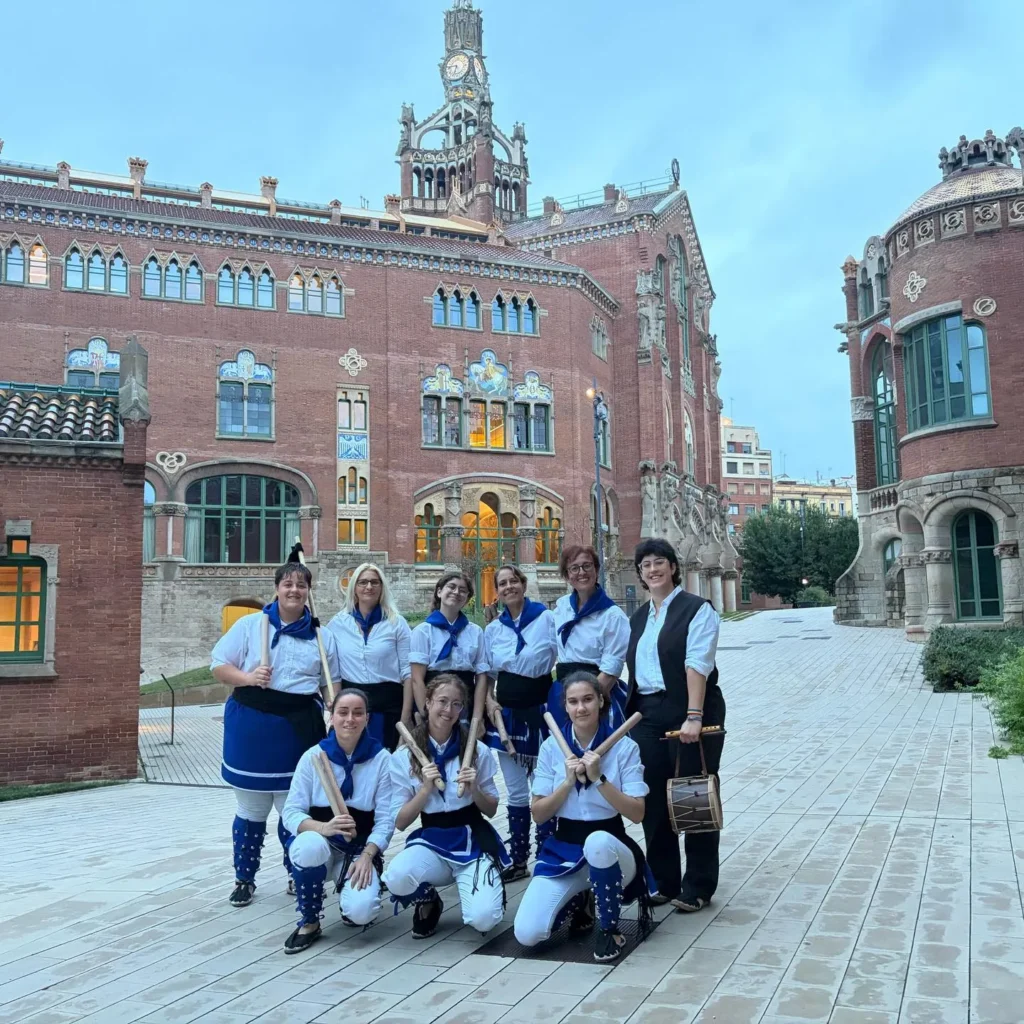 EL BALL DE BASTONS ARRIBA AL RECINTE MODERNISTA DE SANT PAU!