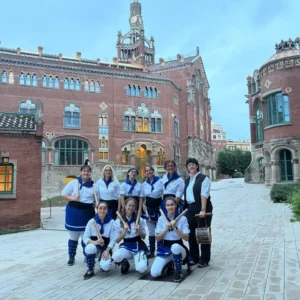 EL BALL DE BASTONS ARRIBA AL RECINTE MODERNISTA DE SANT PAU!