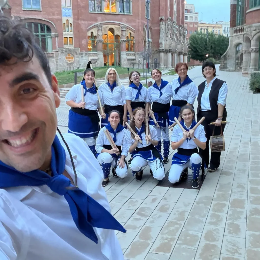 EL BALL DE BASTONS ARRIBA AL RECINTE MODERNISTA DE SANT PAU! (foto 10)